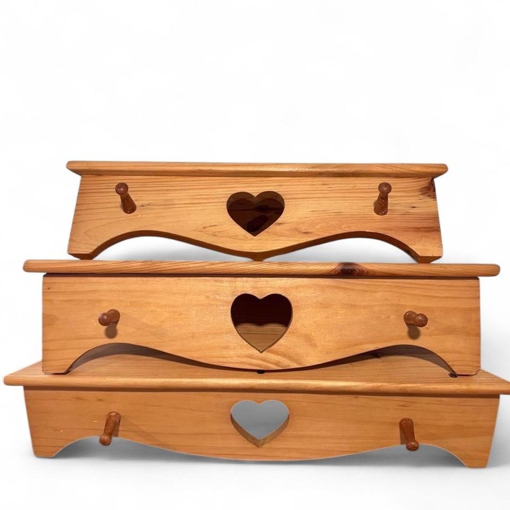 Vintage Country Wooden Corner Wall Shelf Set 3 Heart Cutout Peg Hooks Rustic
